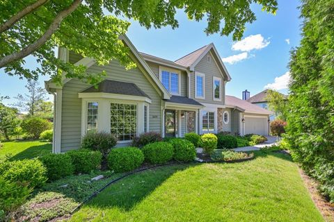 Photo of 5630 S Timber Ridge Dr, New Berlin, WI 53151 (MLS # 1967409)
