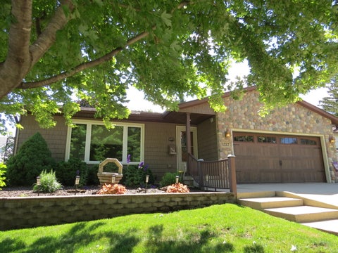 Photo of 1317 Dakota St, Watertown, WI 53094 (MLS # 1968781)