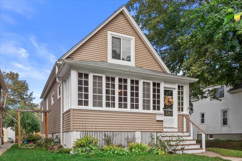Photo of 6650 Hillside Ln, Wauwatosa, WI 53213 (MLS # 1939587)