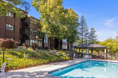 Photo of N84W15750 Ridge Rd, Menomonee Falls, WI 53051 (MLS # 1932597)