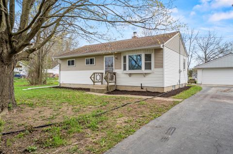 Photo of 3733 E Becker Rd, Oak Creek, WI 53154 (MLS # 1916910)