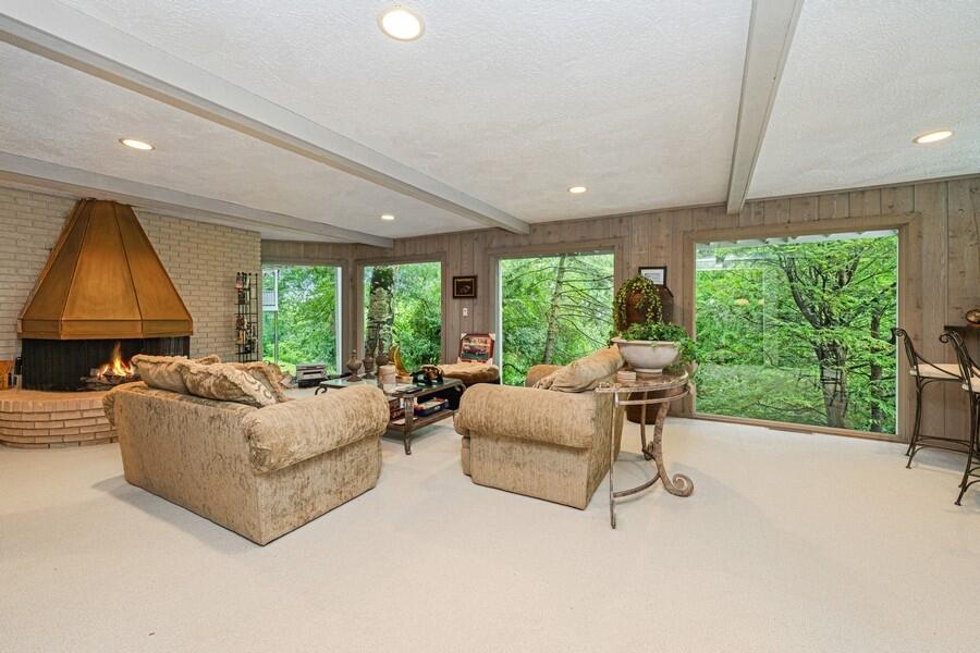 Fontana, Wisconsin 53125, United States, 4 Bedrooms Bedrooms, ,4 BathroomsBathrooms,Residential,Active,183885