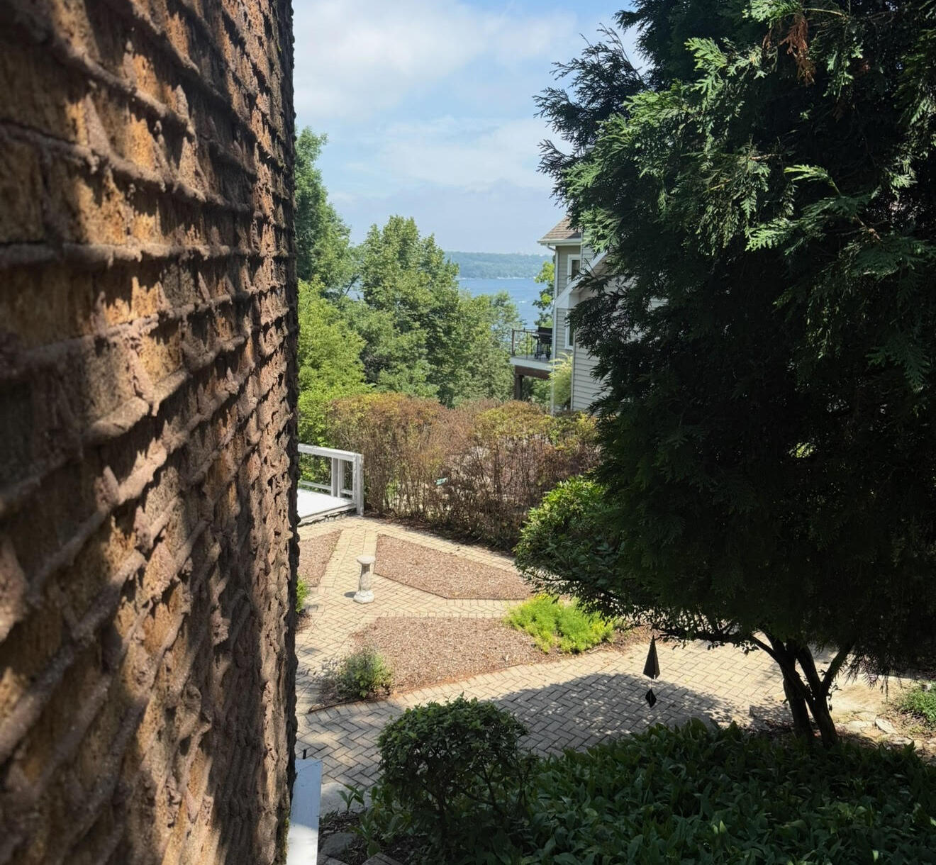 Fontana, Wisconsin 53125, United States, 4 Bedrooms Bedrooms, ,4 BathroomsBathrooms,Residential,Active,183885