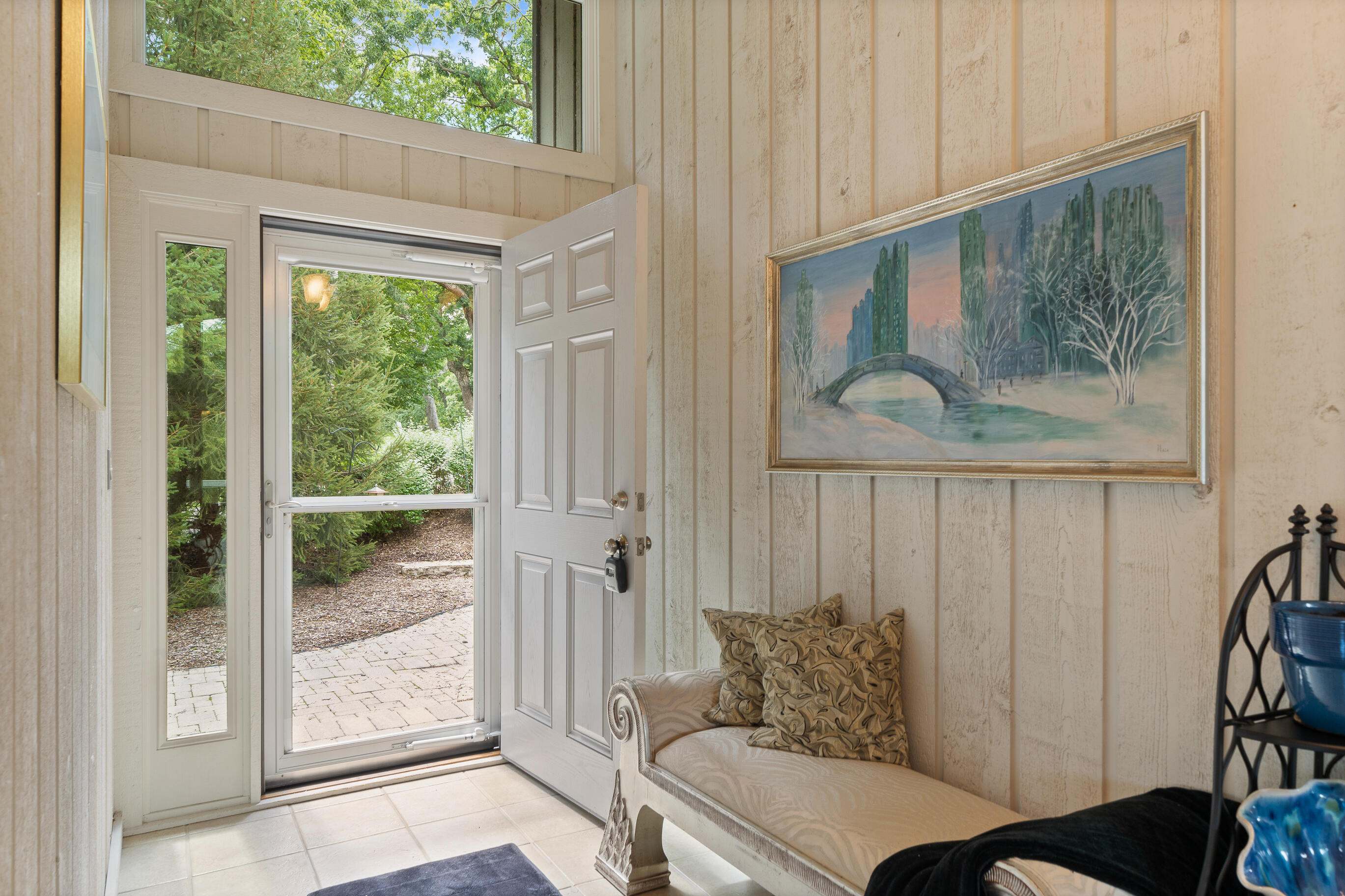 Fontana, Wisconsin 53125, United States, 4 Bedrooms Bedrooms, ,4 BathroomsBathrooms,Residential,Active,183885