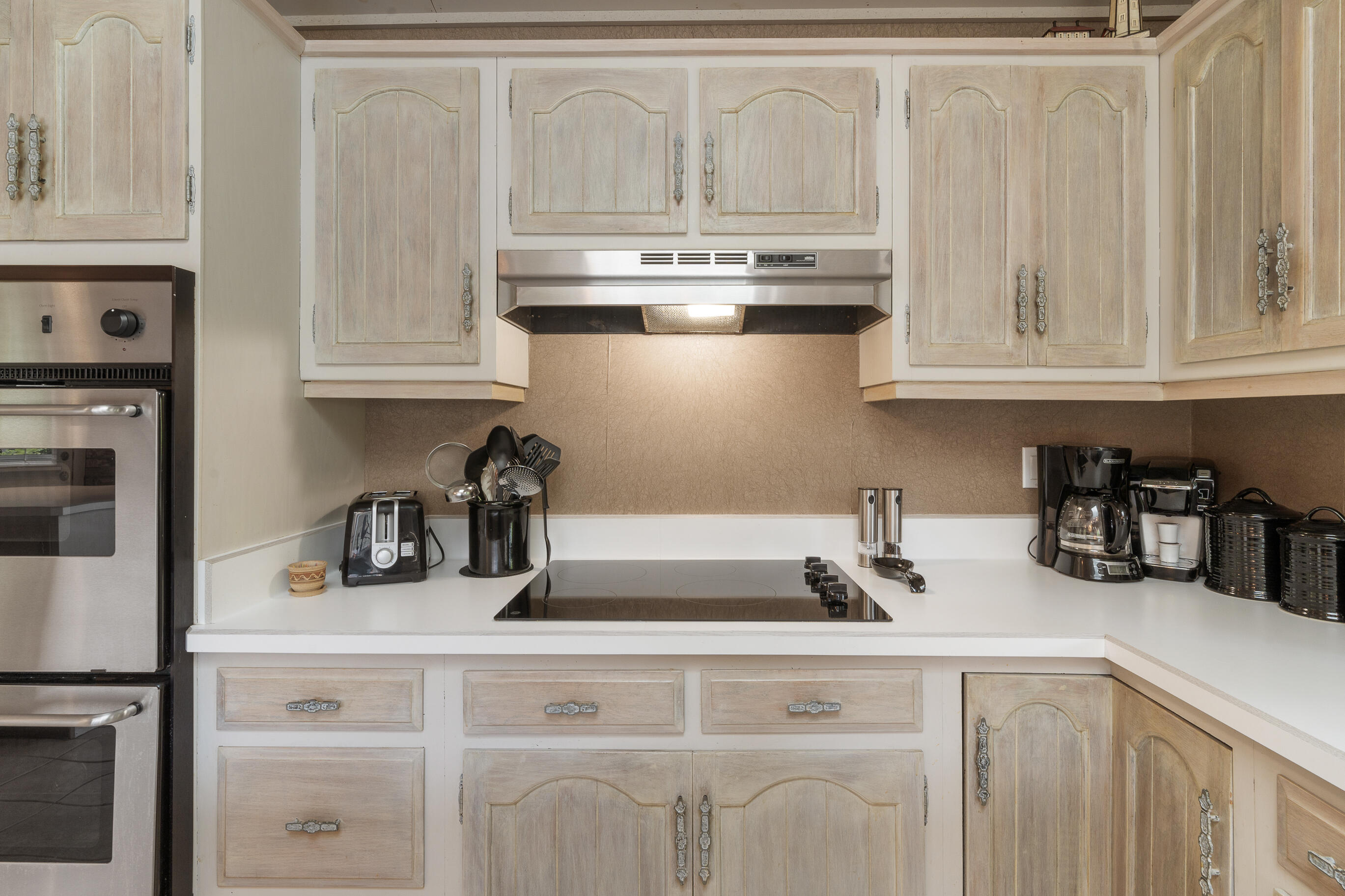 Fontana, Wisconsin 53125, United States, 4 Bedrooms Bedrooms, ,4 BathroomsBathrooms,Residential,Active,183885