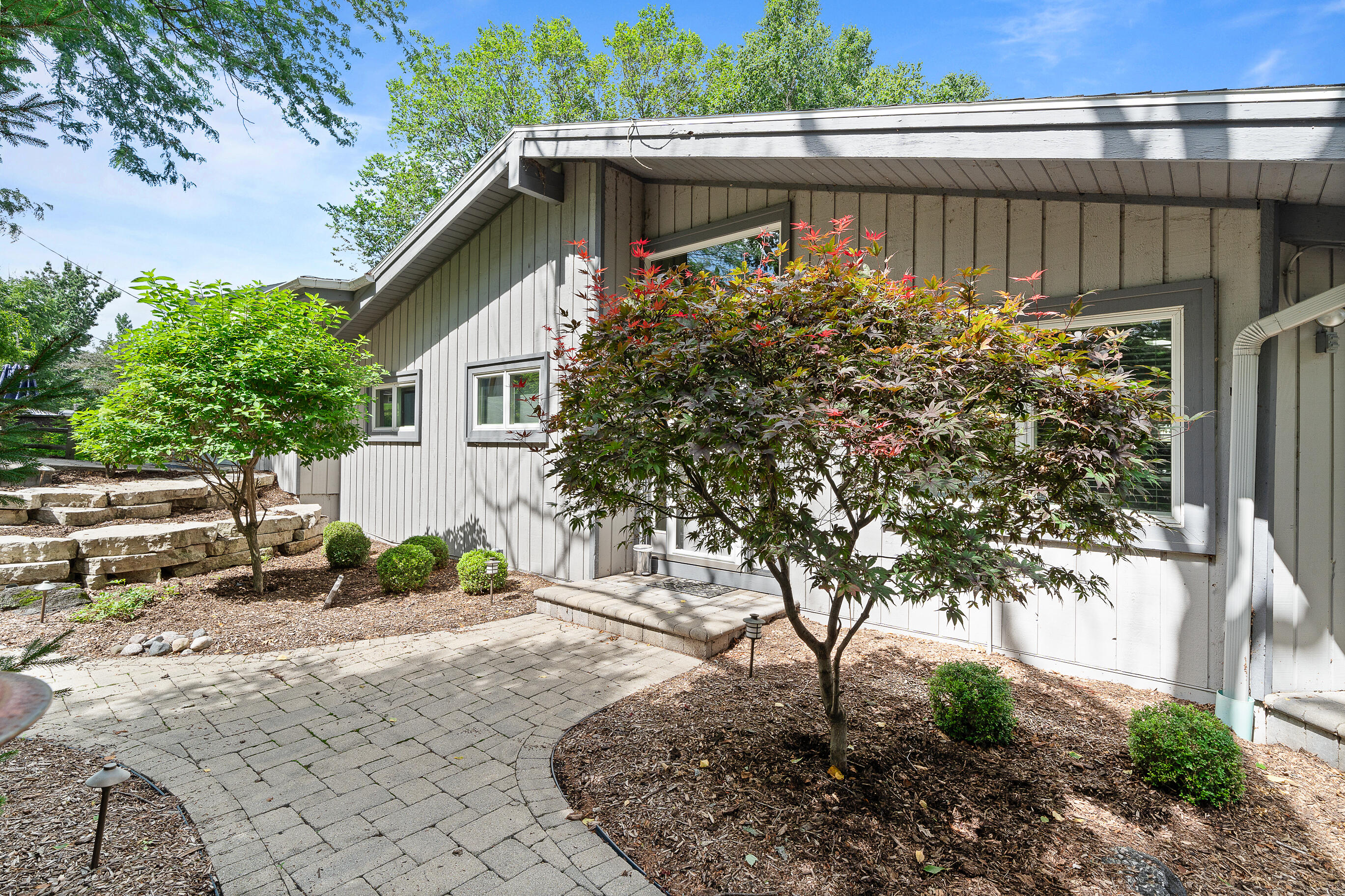 Fontana, Wisconsin 53125, United States, 4 Bedrooms Bedrooms, ,4 BathroomsBathrooms,Residential,Active,183885