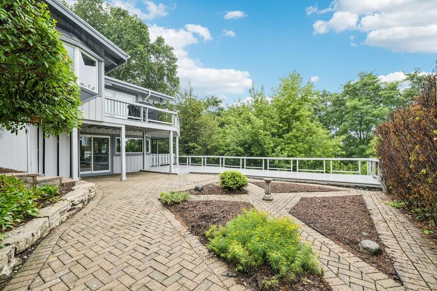 Fontana, Wisconsin 53125, United States, 4 Bedrooms Bedrooms, ,4 BathroomsBathrooms,Residential,Active,183885