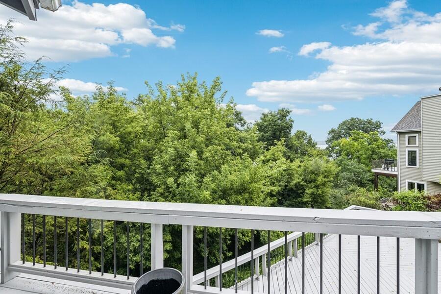 Fontana, Wisconsin 53125, United States, 4 Bedrooms Bedrooms, ,4 BathroomsBathrooms,Residential,Active,183885