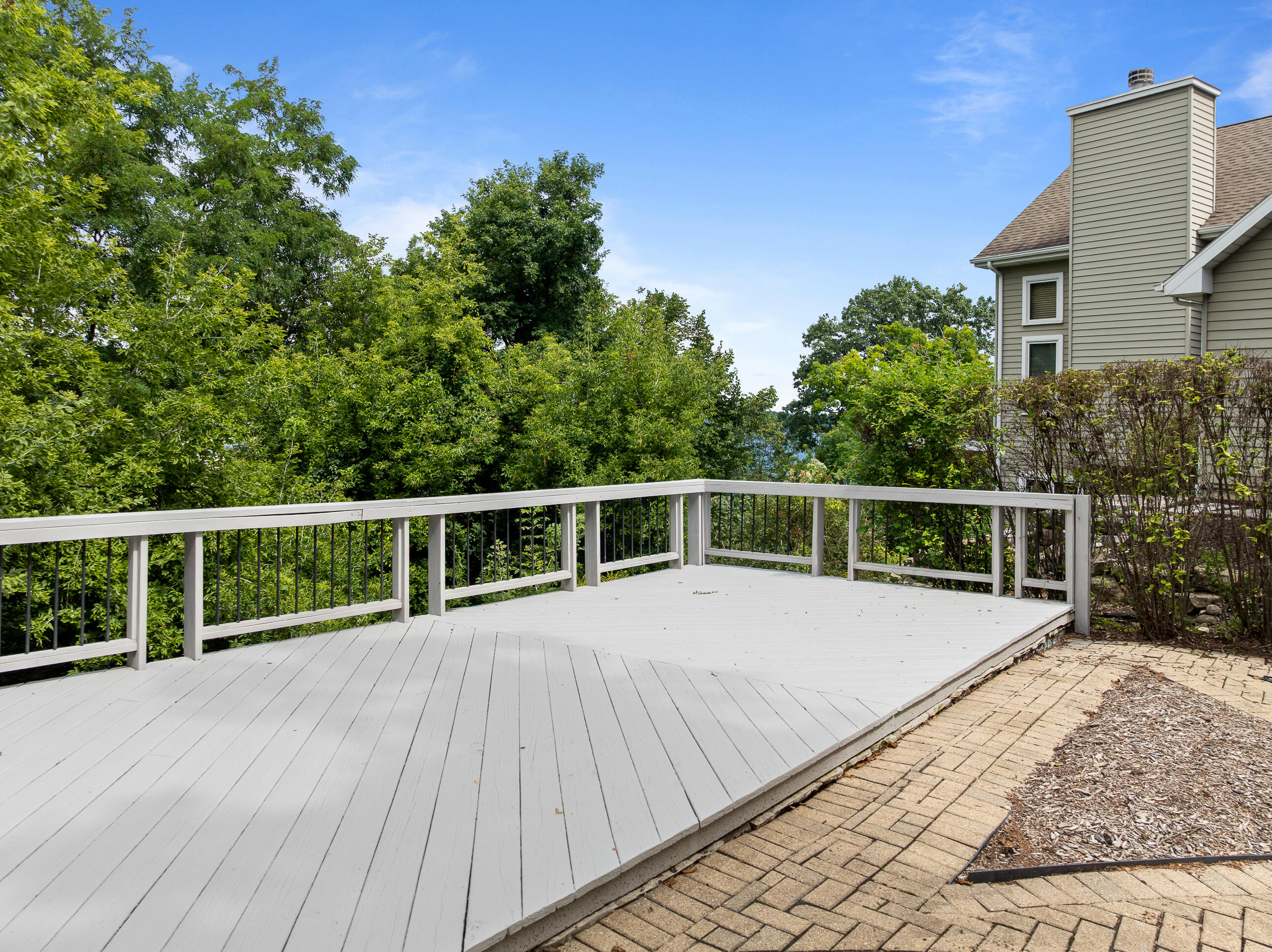 Fontana, Wisconsin 53125, United States, 4 Bedrooms Bedrooms, ,4 BathroomsBathrooms,Residential,Active,183885