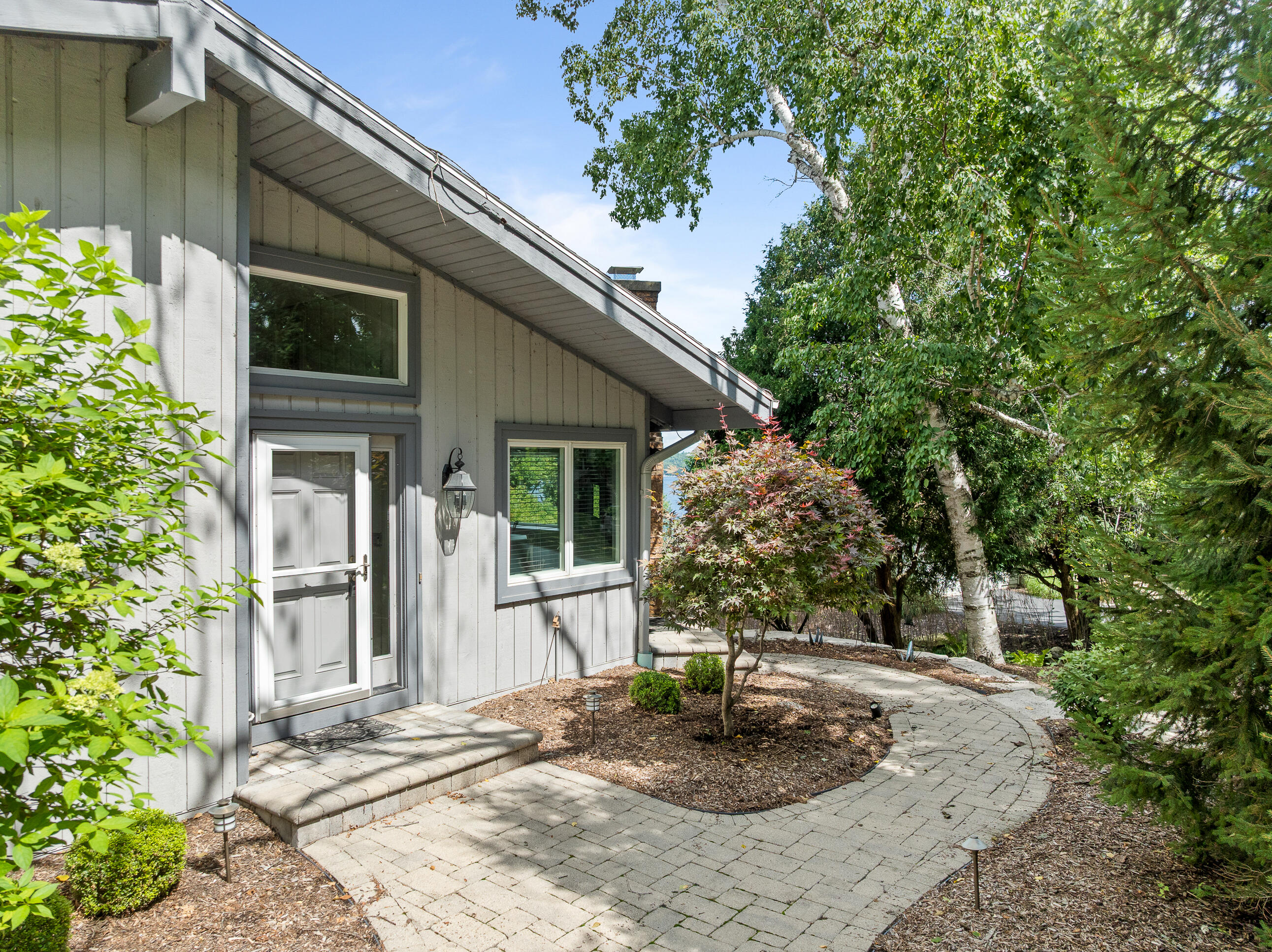 Fontana, Wisconsin 53125, United States, 4 Bedrooms Bedrooms, ,4 BathroomsBathrooms,Residential,Active,183885