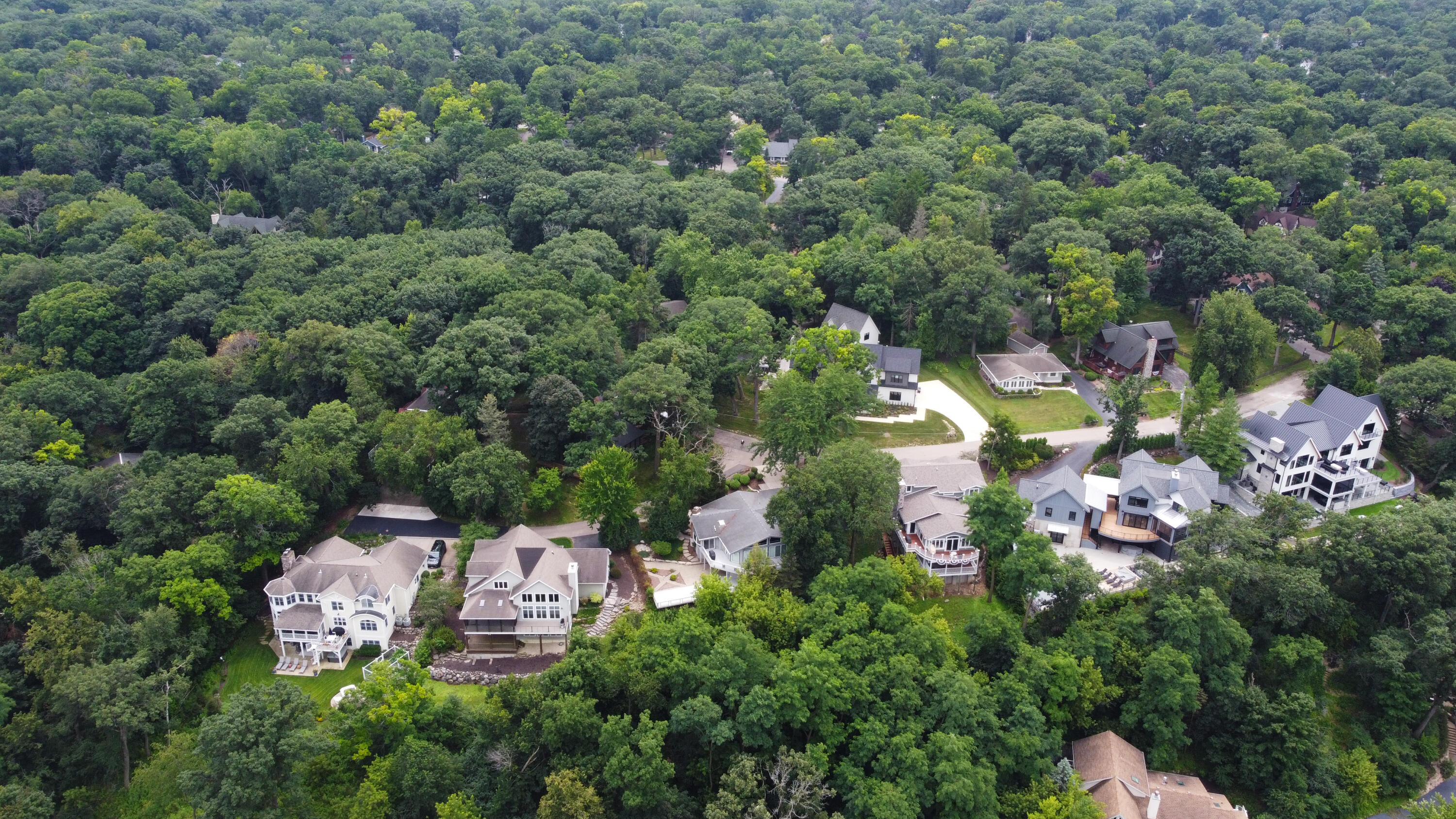 Fontana, Wisconsin 53125, United States, 4 Bedrooms Bedrooms, ,4 BathroomsBathrooms,Residential,Active,183885