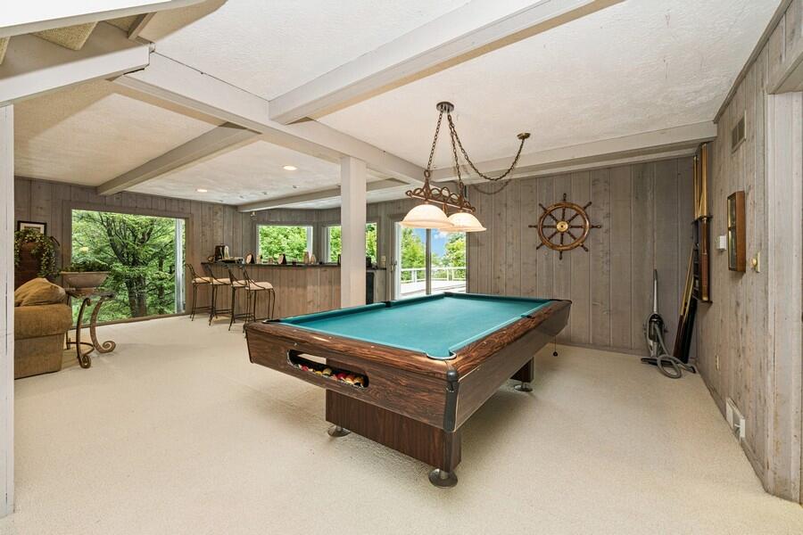 Fontana, Wisconsin 53125, United States, 4 Bedrooms Bedrooms, ,4 BathroomsBathrooms,Residential,Active,183885