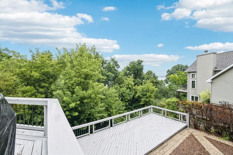 Fontana, Wisconsin 53125, United States, 4 Bedrooms Bedrooms, ,4 BathroomsBathrooms,Residential,Active,183885