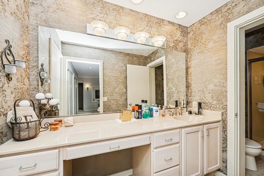 Fontana, Wisconsin 53125, United States, 4 Bedrooms Bedrooms, ,4 BathroomsBathrooms,Residential,Active,183885