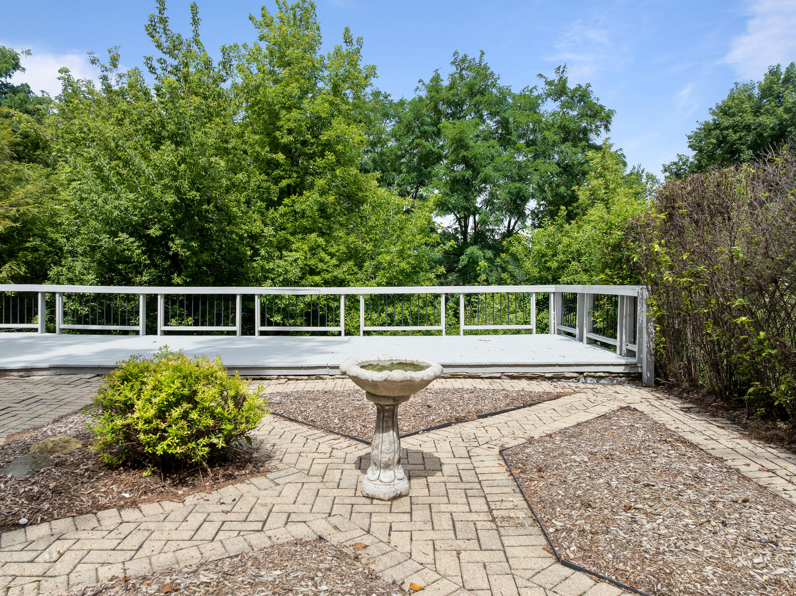 Fontana, Wisconsin 53125, United States, 4 Bedrooms Bedrooms, ,4 BathroomsBathrooms,Residential,Active,183885