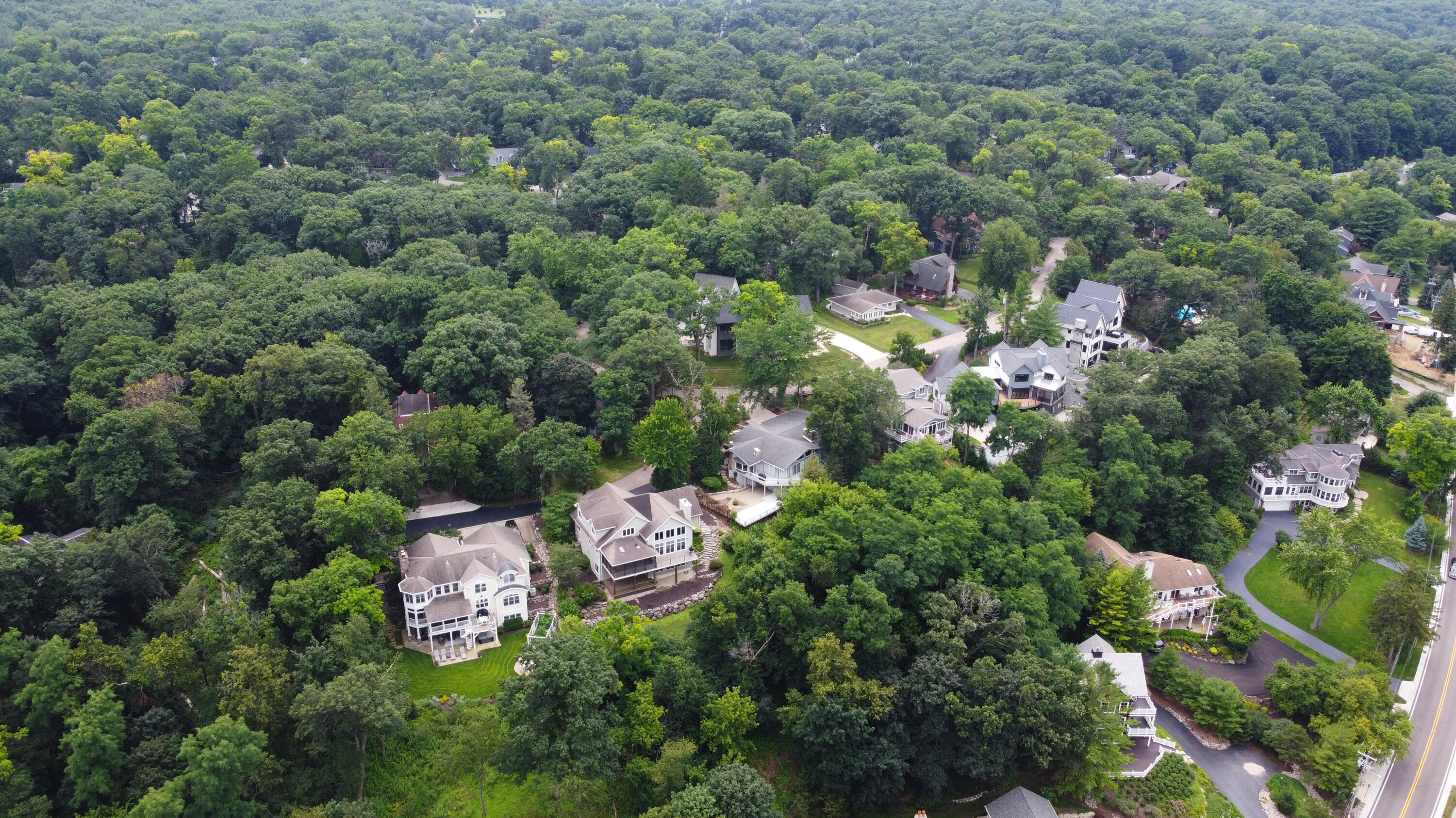 Fontana, Wisconsin 53125, United States, 4 Bedrooms Bedrooms, ,4 BathroomsBathrooms,Residential,Active,183885