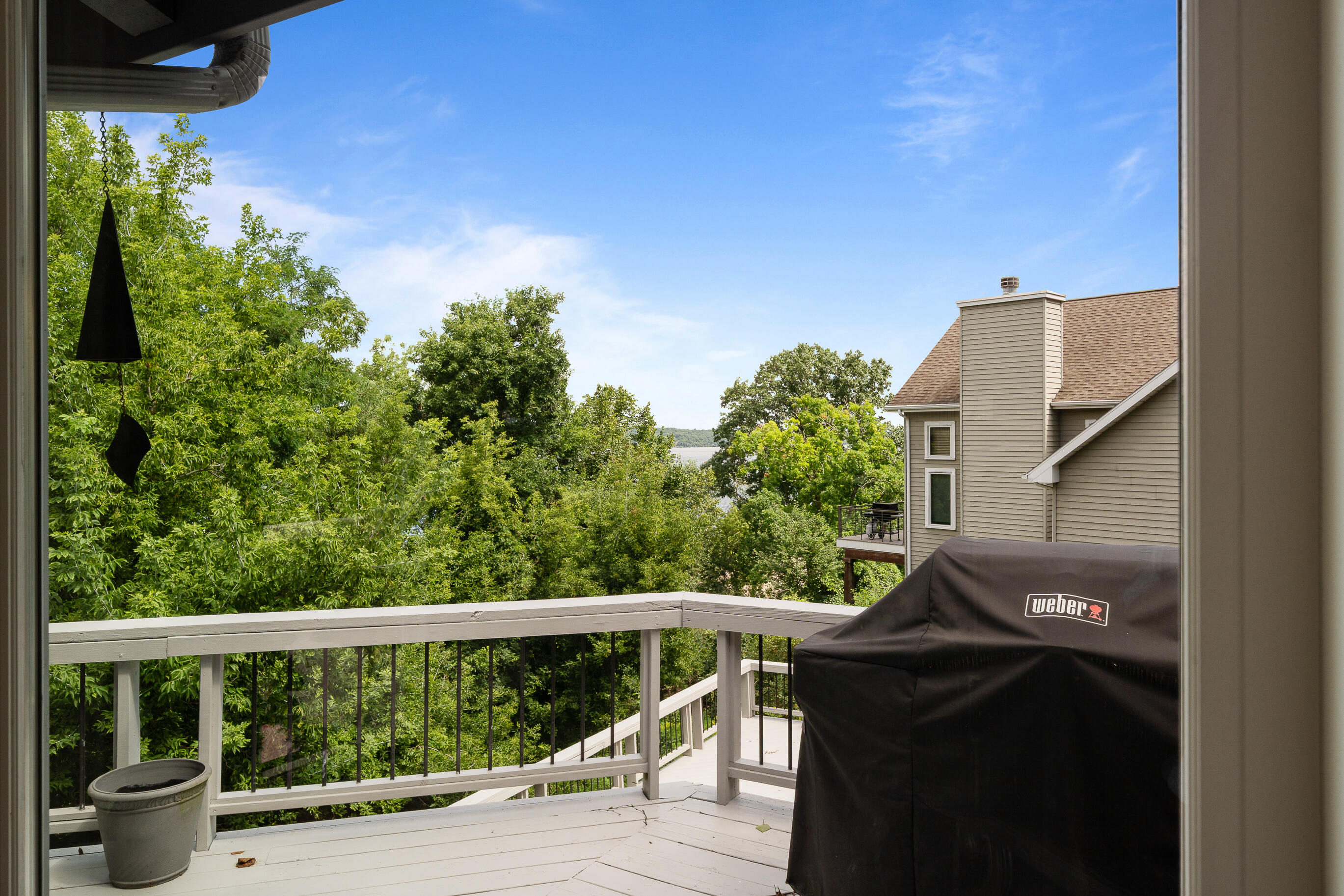 Fontana, Wisconsin 53125, United States, 4 Bedrooms Bedrooms, ,4 BathroomsBathrooms,Residential,Active,183885