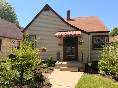 Photo of 2407 S 78th St, West Allis, WI 53219 (MLS # 1962621)