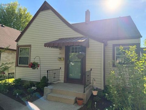 Photo of 2407 S 78th St, West Allis, WI 53219 (MLS # 1962621)