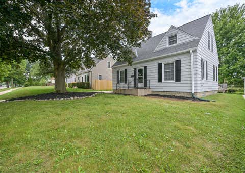 Photo of 2563 S 99th St, West Allis, WI 53227 (MLS # 1975657)
