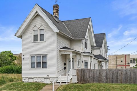 Photo of 1116 N 13th St, Milwaukee, WI 53233 (MLS # 1971117)
