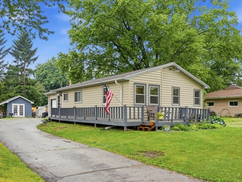 Photo of 283 N Fairview Ave, North Prairie, WI 53153 (MLS # 1978995)