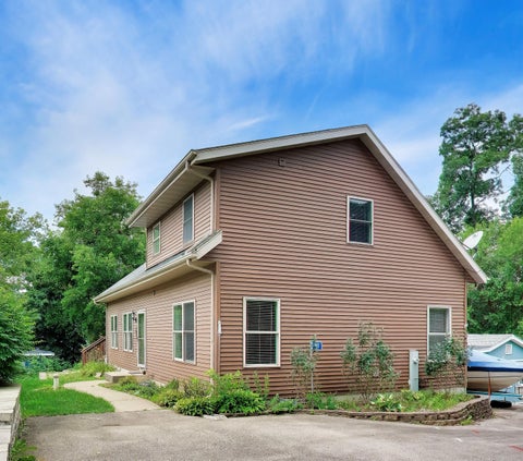 Photo of 809 Spruce St, Twin Lakes, WI 53181 (MLS # 1975797)
