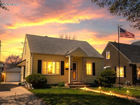 Photo of 2961 N 72nd St, Milwaukee, WI 53210 (MLS # 1959031)