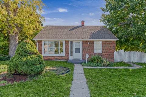 Photo of 7549 W Beloit Rd, West Allis, WI 53219 (MLS # 1986188)