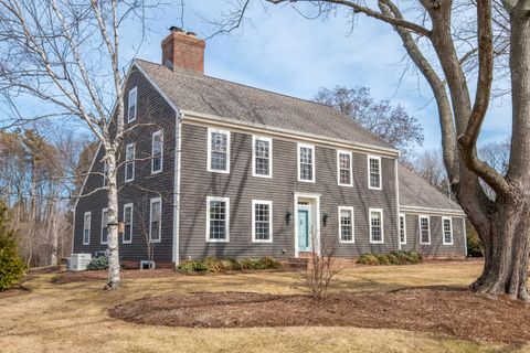 Photo of 9944 N Lamplighter Ln, Mequon, WI 53092 (MLS # 1951834)