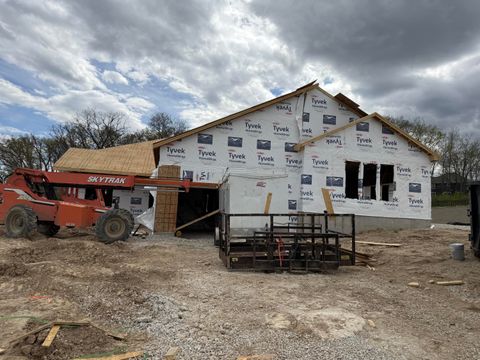 Photo of 8557 Summit Pl, Pleasant Prairie, WI 53158 (MLS # 1961945)
