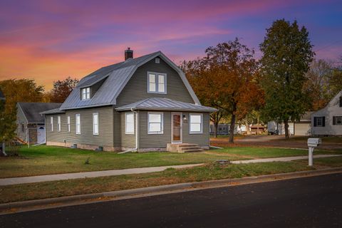 Photo of 3300 27th St S, La Crosse, WI 54601 (MLS # 1941312)