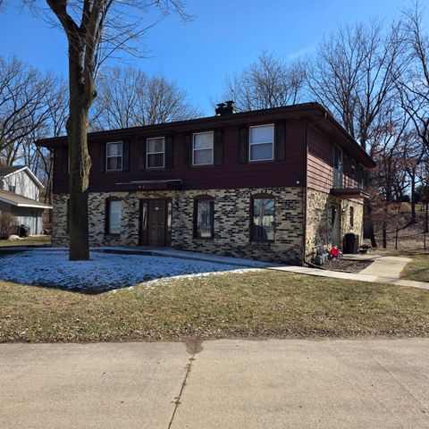 Photo of 801 Teutonia Dr, Burlington, WI 53105 (MLS # 1952588)
