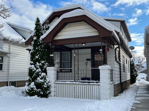 Photo of 3711 W Orchard St W, Milwaukee, WI 53215 (MLS # 1944370)