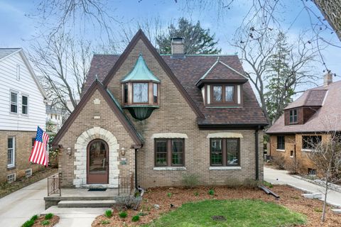 Photo of 1295 N 63rd St, Wauwatosa, WI 53213 (MLS # 1957812)