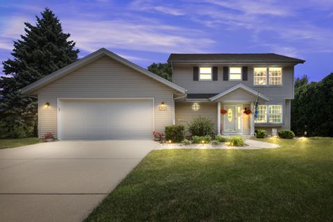 Photo of 10500 S Shepard Ave, Oak Creek, WI 53154 (MLS # 1930085)