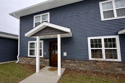 Photo of 1030 Denton St, La Crosse, WI 54601 (MLS # 1952791)