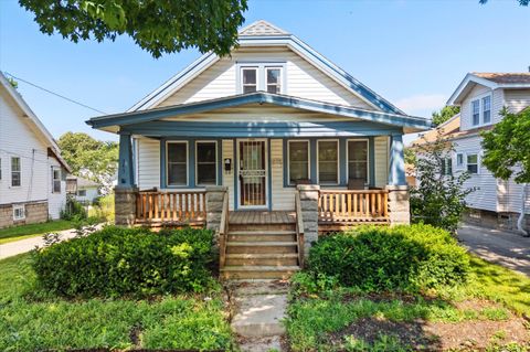 Photo of 345 N 60th St, Milwaukee, WI 53213 (MLS # 1926118)