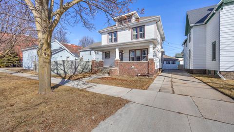 Photo of 1323 N 10th St, Sheboygan, WI 53081 (MLS # 1955136)