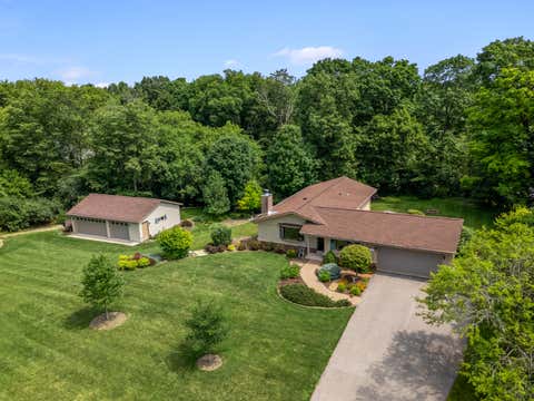 Photo of 546 Sarah Ln, Cedarburg, WI 53012 (MLS # 1926652)