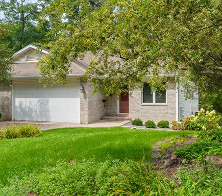 426 COUNTRY CLUB DR, LAKE GENEVA, WI 53147 - Image ca56bdcc3ed41e91cd907459a234218f/280609181