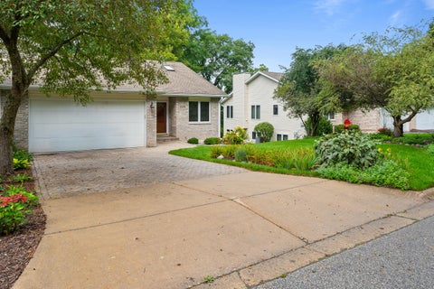 Photo of 426 Country Club Dr, Lake Geneva, WI 53147 (MLS # 1979423)