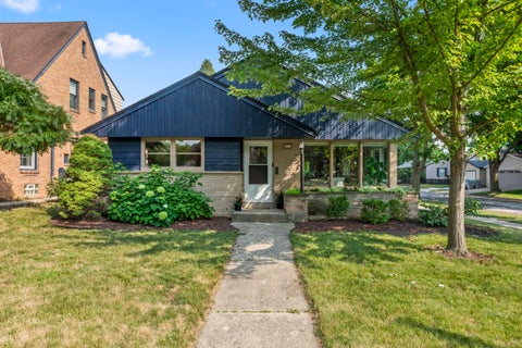 Photo of 2800 N Hartung Ave, Milwaukee, WI 53210 (MLS # 1975227)
