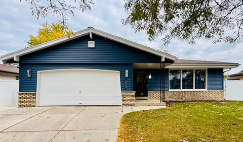 Photo of 3984 S 72nd St, Milwaukee, WI 53220 (MLS # 1941541)
