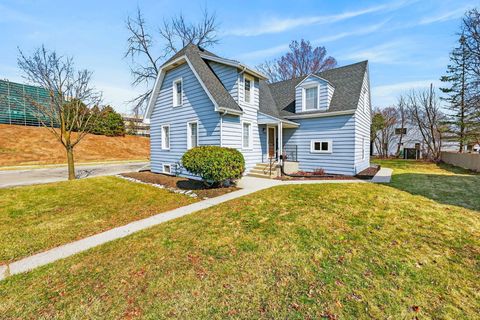 Photo of 656 N 99th St, Wauwatosa, WI 53226 (MLS # 1955361)