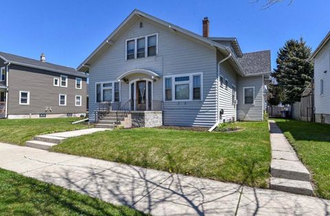 Photo of 1527 Hayes Ave, Racine, WI 53405 (MLS # 1944999)