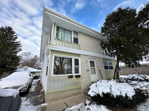 Photo of 410 Dodie Dr, Waukesha, WI 53189 (MLS # 1944734)