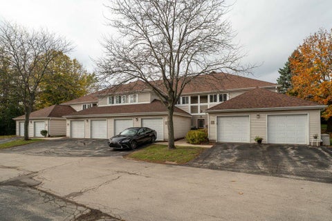 Photo of 849 W Puetz Rd, Oak Creek, WI 53154 (MLS # 1986814)