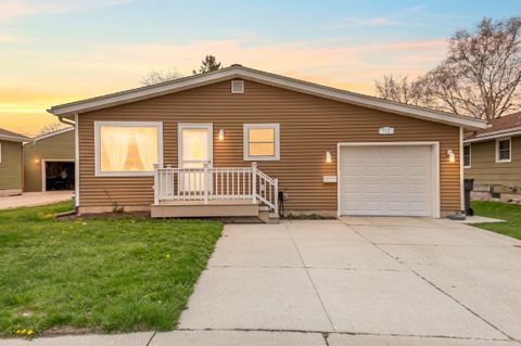 Photo of 712 Carpenter St, Plymouth, WI 53073 (MLS # 1959608)