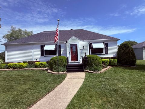 Photo of 1826 26th St, Kenosha, WI 53140 (MLS # 1966949)